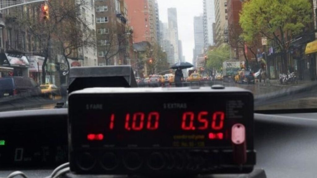Cuanto cuesta un servicio de taxi en colombia